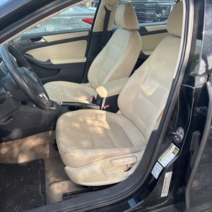 صورة 32 لـ 2011 Volkswagen JETTA SE