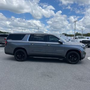 CHEVROLET SUBURBAN LT - 10