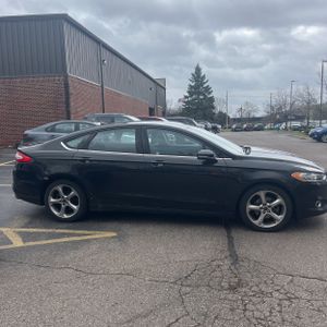 FORD FUSION SE - 10