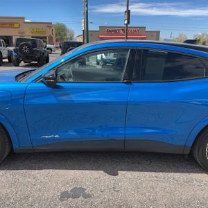 FORD MUSTANG MACH-E PREMIUM - 4