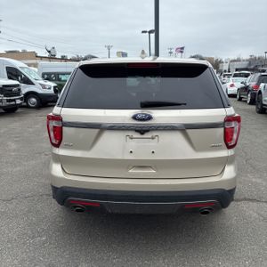 FORD EXPLORER XLT - 7