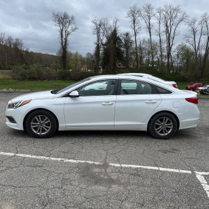 HYUNDAI SONATA SE - 3