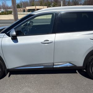 NISSAN ROGUE PLATINUM - 4