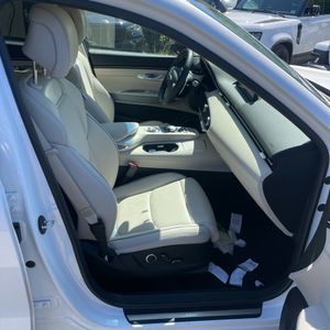 صورة 33 لـ 2025 Genesis GV70 2.5T STANDARD