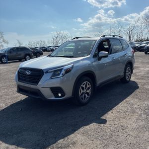 SUBARU FORESTER PREMIUM - 1