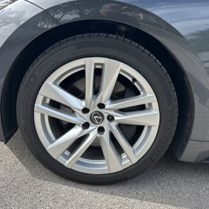 صورة مصغرة 17 لـ 2025 Lexus IS 300 BASE