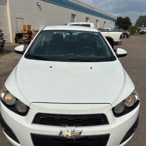 2015 Chevrolet SONIC LS — миниатюра 15