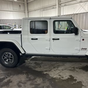 2025 JEEP GLADIATOR RUBICON — миниатюра 11