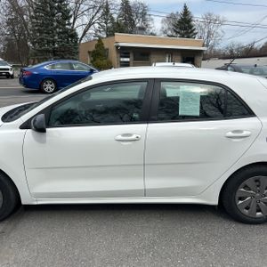 KIA RIO 5-DOOR S - 4