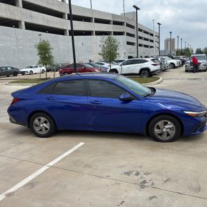 HYUNDAI ELANTRA SE - 10