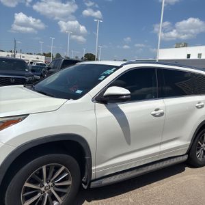 2017 Toyota HIGHLANDER XLE — фото 2