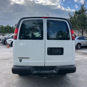 CHEVROLET EXPRESS 2500 - 7