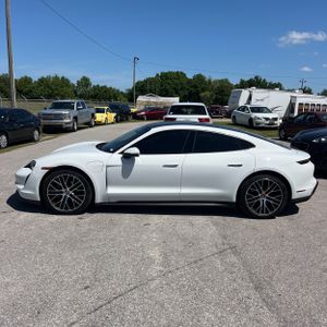 PORSCHE TAYCAN BASE - 3