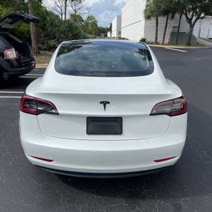 TESLA MODEL 3 BASE - 7