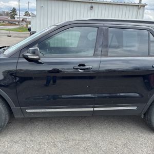 FORD EXPLORER XLT - 4