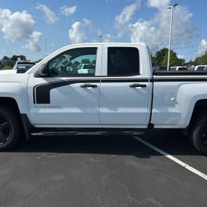 2017 Chevrolet SILVERADO 1500 CUSTOM — фото 4