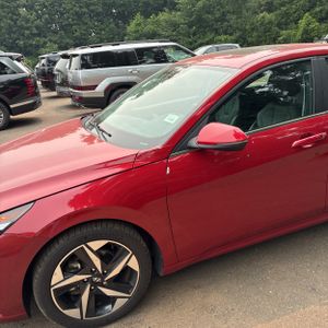 2023 Hyundai ELANTRA HYBRID LIMITED — фото 2