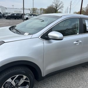 KIA SPORTAGE LX - 2