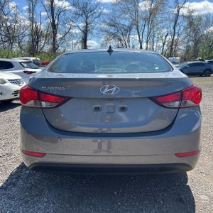 HYUNDAI ELANTRA SE - 7