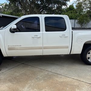 2010 Chevrolet SILVERADO 1500 LTZ photo 4