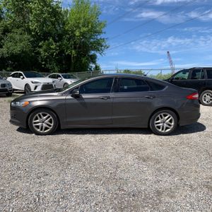 FORD FUSION SE - 3