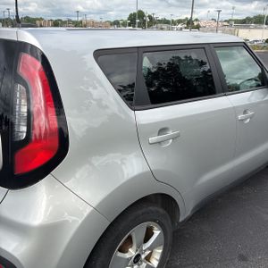 صورة 9 لـ 2017 KIA SOUL BASE
