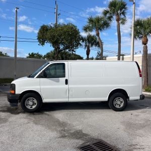 CHEVROLET EXPRESS 2500 - 3