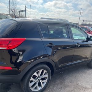 KIA SPORTAGE LX - 9