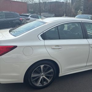 SUBARU LEGACY 2.5I LIMITED - 9