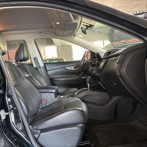 2015 Nissan ROGUE SL 照片 32