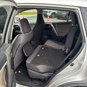 صورة 34 لـ 2015 Toyota RAV4 XLE