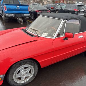 Alfa Romeo Spider Veloce - 2