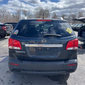 KIA SORENTO LX - 7
