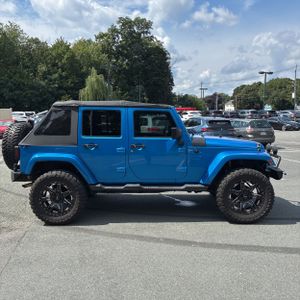 صورة 10 لـ 2015 JEEP WRANGLER UNLIMITED SAHARA