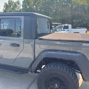 صورة 6 لـ 2023 JEEP GLADIATOR SPORT