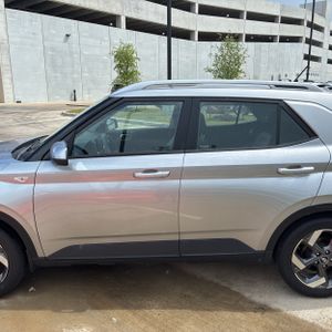 HYUNDAI VENUE SEL - 4