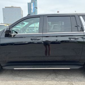 CHEVROLET SUBURBAN LT - 4