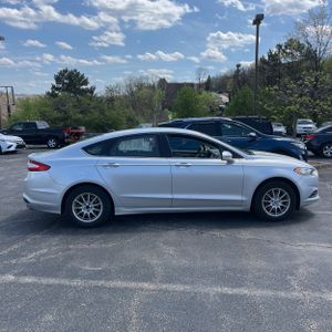 FORD FUSION SE - 10