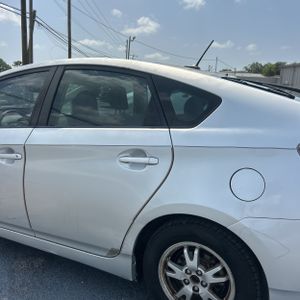 2011 Toyota PRIUS FOUR — фото 6