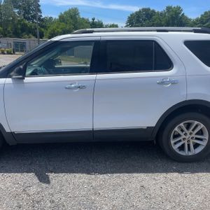 FORD EXPLORER XLT - 4