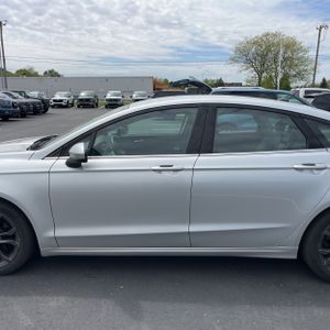 FORD FUSION SE - 4