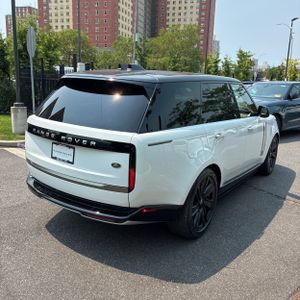 صورة 7 لـ 2023 LAND Rover RANGE ROVER P400 SE