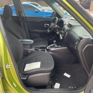 صورة 29 لـ 2015 KIA SOUL BASE
