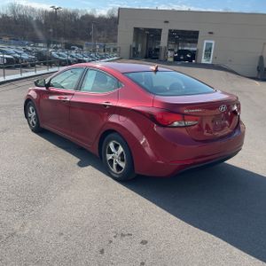 HYUNDAI ELANTRA SE - 5