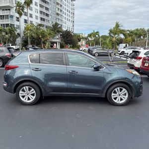KIA SPORTAGE LX - 10