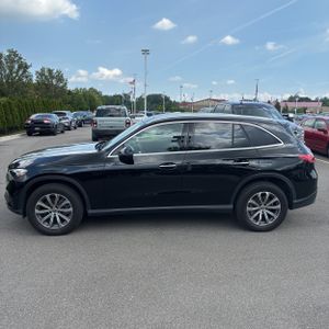 2026 Mercedes-BENZ GLC photo 3