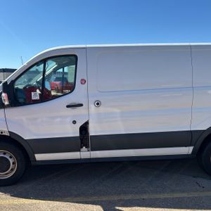 FORD TRANSIT 150 - 4