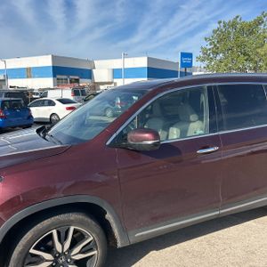 HONDA PILOT TOURING W/REAR CAPTAIN'S CHAIRS - 2