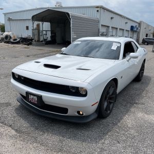 صورة 1 لـ 2019 Dodge CHALLENGER R/T SCAT PACK