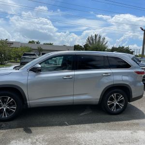 صورة 3 لـ 2016 Toyota HIGHLANDER XLE